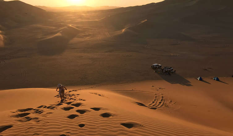 Oman Desert Adventure: Wahiba Sands & Empty Quarter